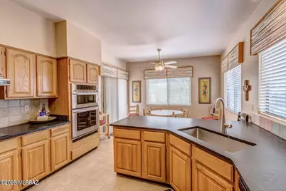 836 E Camino Diestro, Oro Valley, AZ 85704 - Photo 15