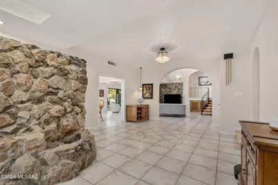 475 W Valoro Drive, Tucson, AZ 85737 - Photo 11