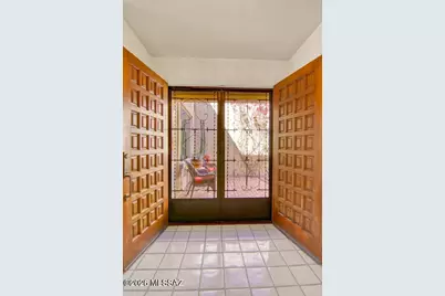 784 E Camino Diestro, Oro Valley, AZ 85704 - Photo 7