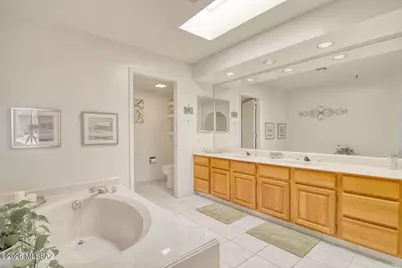 784 E Camino Diestro, Oro Valley, AZ 85704 - Photo 29