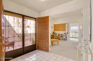 784 E Camino Diestro, Oro Valley, AZ 85704 - Photo 5