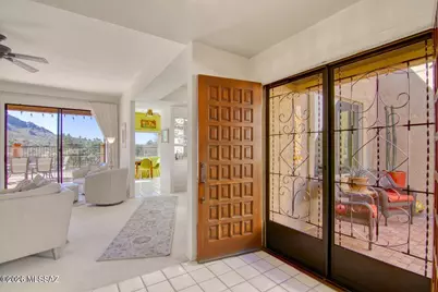 784 E Camino Diestro, Oro Valley, AZ 85704 - Photo 7