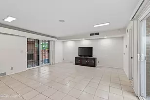 1047 E Hedrick Dr, Tucson, AZ 85719 - Photo 9
