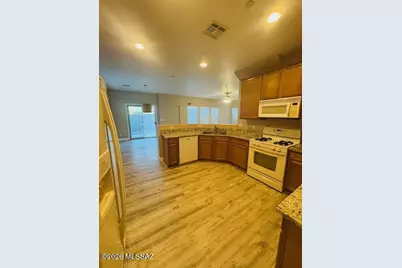 8455 N Placita De La Manzana, Tucson, AZ 85742 - Photo 3