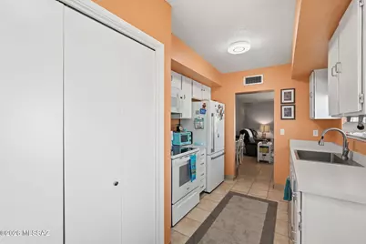 355 N Calle Del Chancero, Green Valley, AZ 85614 - Photo 13