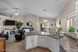 7659 N Hemingway Pl, Marana, AZ 85743 - Photo 9