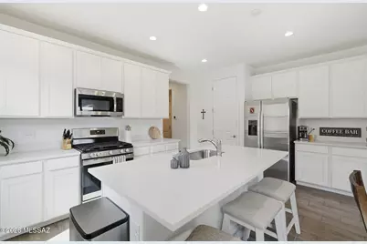 693 W Calle Las Varitas, Sahuarita, AZ 85629 - Photo 3