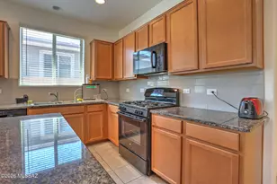995 W Calle Tolima, Sahuarita, AZ 85629 - Photo 3