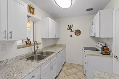 1439 S Jones Boulevard #D7, Tucson, AZ 85713 - Photo 9