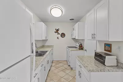 1439 S Jones Boulevard #D7, Tucson, AZ 85713 - Photo 9