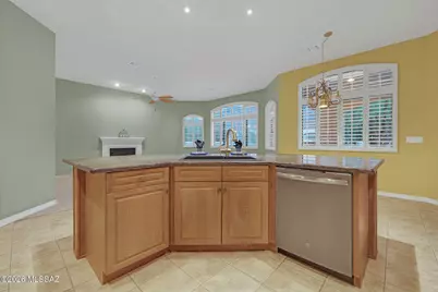 126 E Silverstone Place, Tucson, AZ 85737 - Photo 7