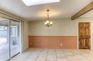 8437 E Rolling Ridge St, Tucson, AZ 85710 - Photo 9