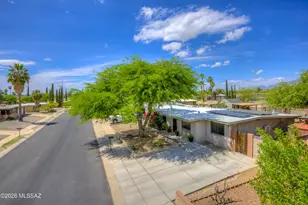 8437 E Rolling Ridge St, Tucson, AZ 85710 - Photo 3