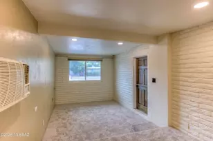 8437 E Rolling Ridge St, Tucson, AZ 85710 - Photo 17