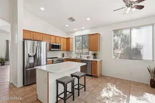 9690 E Country Ct, Tucson, AZ 85749 - Photo 15