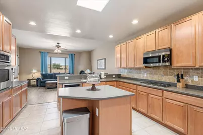 8175 N Night Pony Drive, Tucson, AZ 85743 - Photo 15