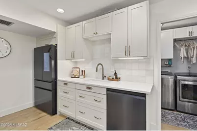 7701 E Knollwood Circle, Tucson, AZ 85750 - Photo 9