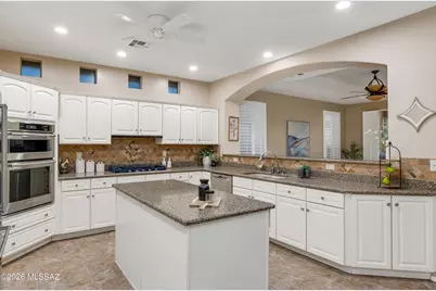 37760 S Golf Course Drive, Saddlebrooke, AZ 85739 - Photo 17