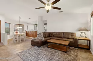 690 S Chimney Canyon Dr, Tucson, AZ 85748 - Photo 11