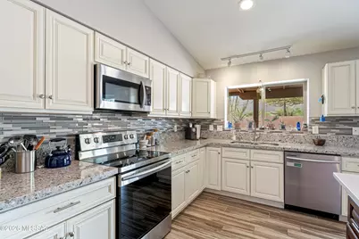 6502 N Calle De Estevan, Tucson, AZ 85718 - Photo 7