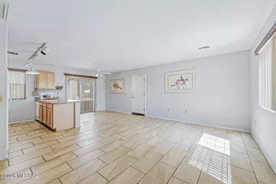 920 W Calle De La Pelotita, Green Valley, AZ 85614 - Photo 5
