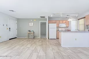 920 W Calle De La Pelotita, Green Valley, AZ 85614 - Photo 15