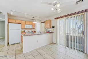 920 W Calle De La Pelotita, Green Valley, AZ 85614 - Photo 7