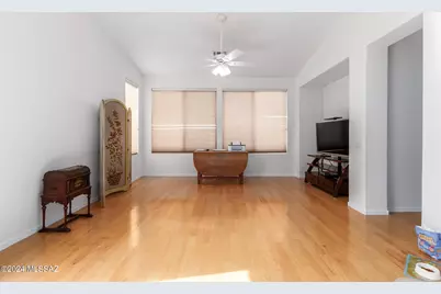 7904 W Wandering Spring Way, Tucson, AZ 85743 - Photo 9