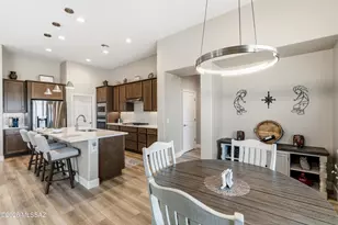 1445 E Golden Rock Wy, Green Valley, AZ 85614 - Photo 17