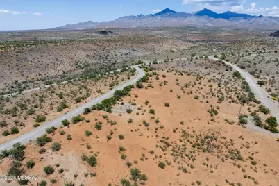 584 Circulo Milpas #4, Rio Rico, AZ 85648 - Photo 3