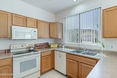 8149 W Morning Light Way, Tucson, AZ 85743 - Photo 13