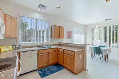 8149 W Morning Light Way, Tucson, AZ 85743 - Photo 15