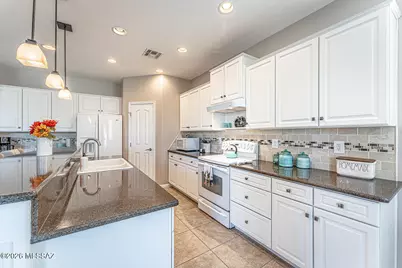 2445 E Sky Creek Drive, Green Valley, AZ 85614 - Photo 19