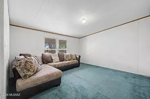 2870 E Cottonwood Club Ln, Tucson, AZ 85706 - Photo 7