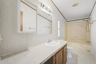 2870 E Cottonwood Club Ln, Tucson, AZ 85706 - Photo 15