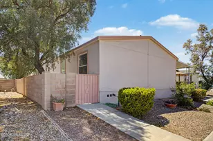 2870 E Cottonwood Club Ln, Tucson, AZ 85706 - Photo 3