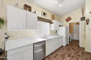 6416 W Rosamond Way, Tucson, AZ 85743 - Photo 11