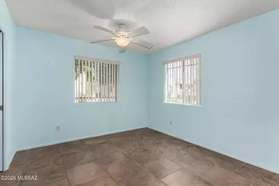 8342 E Cypress Point Lane, Tucson, AZ 85710 - Photo 11