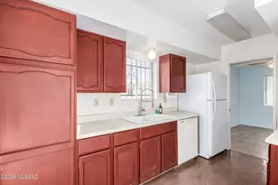 8342 E Cypress Point Ln, Tucson, AZ 85710 - Photo 5