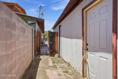 2721 E Fort Lowell Road, Tucson, AZ 85716 - Photo 27