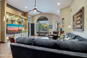 6384 N Desert Wind Cir, Tucson, AZ 85750 - Photo 17