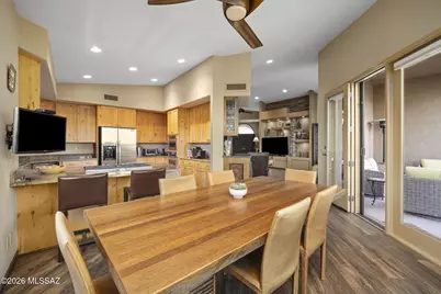 6384 N Desert Wind Circle, Tucson, AZ 85750 - Photo 5