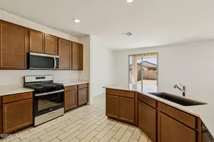 949 W Calle Cuarzo, Sahuarita, AZ 85629 - Photo 3