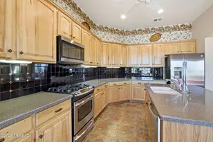2093 W Escondido Canyon Dr, Green Valley, AZ 85622 - Photo 13