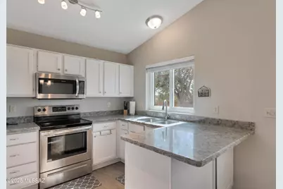 11561 N Eagle Peak Drive, Oro Valley, AZ 85737 - Photo 7