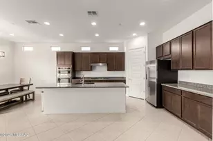 8045 S Desert Indigo Dr, Tucson, AZ 85747 - Photo 13