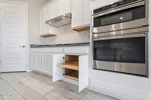 12736 E Prairie Aster Ln, Tucson, AZ 85747 - Photo 13