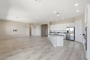 12736 E Prairie Aster Ln, Tucson, AZ 85747 - Photo 9