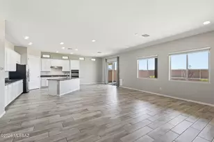 12736 E Prairie Aster Ln, Tucson, AZ 85747 - Photo 11