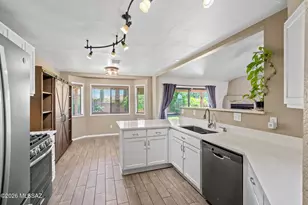 9876 N Longford Dr, Tucson, AZ 85742 - Photo 11